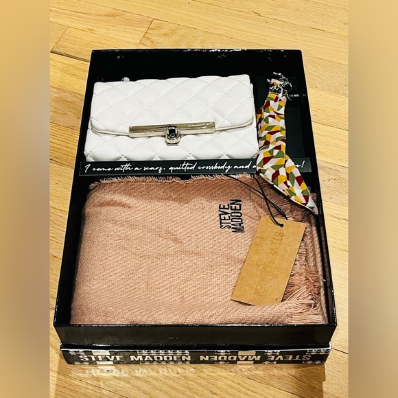 Steve Madden Mini Quilted Crossbody Bag, Scarf & Keychain Gift Set NWT $98.00 - Picture 2 of 8